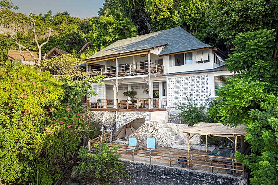 Villa Ayunan 3 BR on Bingin Beach