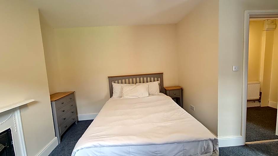 Grace Apartments - Living Rock