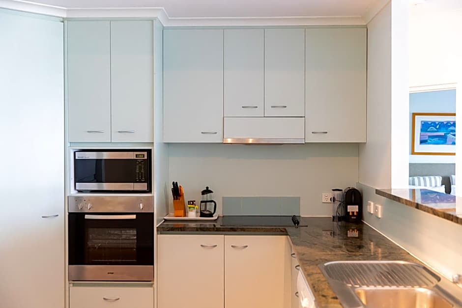 Beaches Port Douglas Holiday Apartments Book Here With The Onsite Reception Team