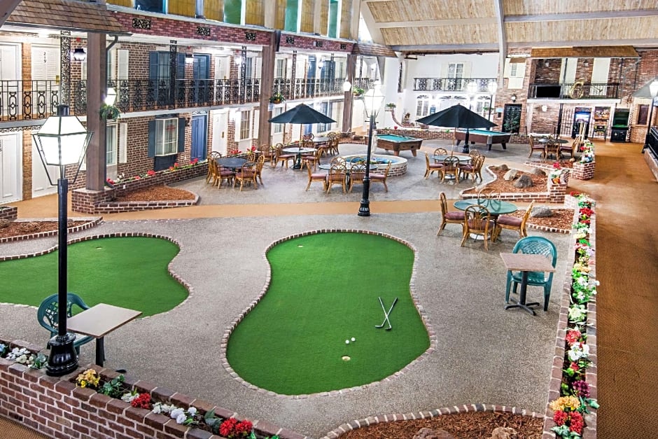 Howard Johnson Burlington – Burlington, IA