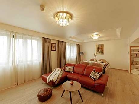 Superior King Suite with View