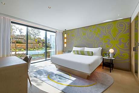 Premier One-Bedroom King Residence with Terrace