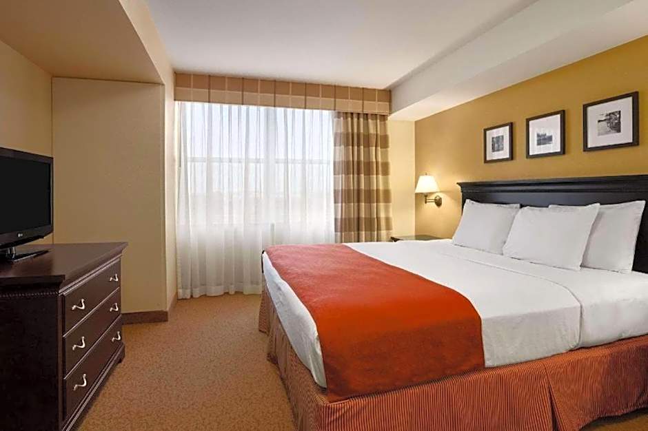Country Inn & Suites by Radisson, Dundee, MI