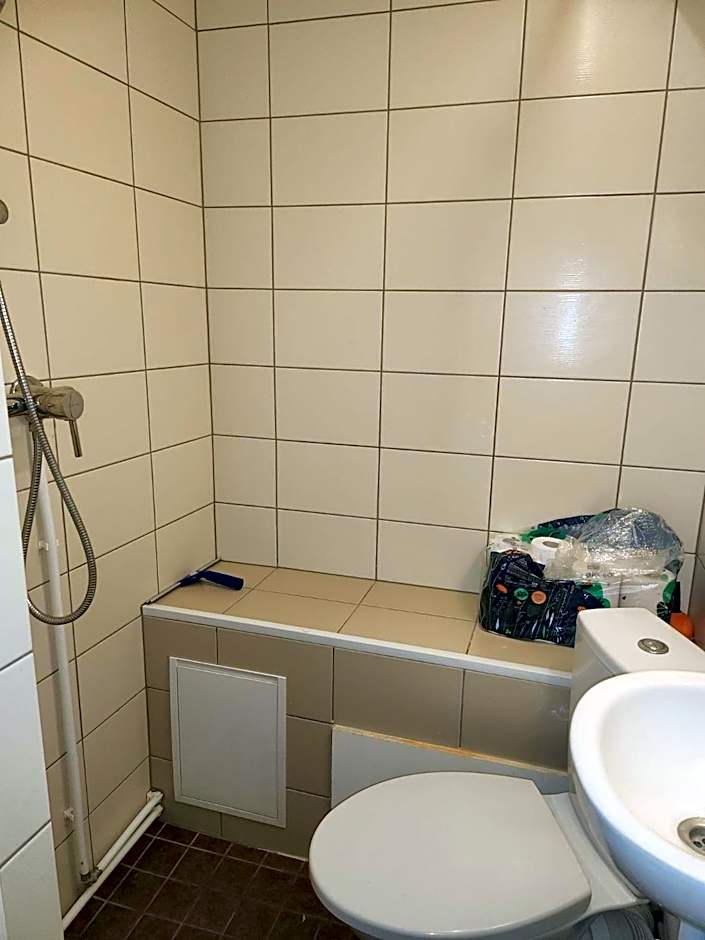 Bright & Peaceful Room Near Old Town