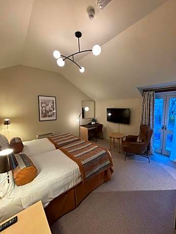 Canal Plus Twin Room