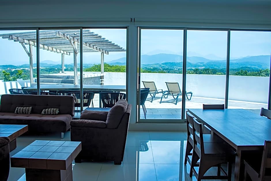 LA LOMA SUITES