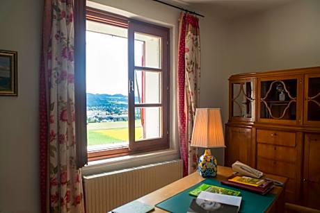 One-Bedroom Apartment with Terrace