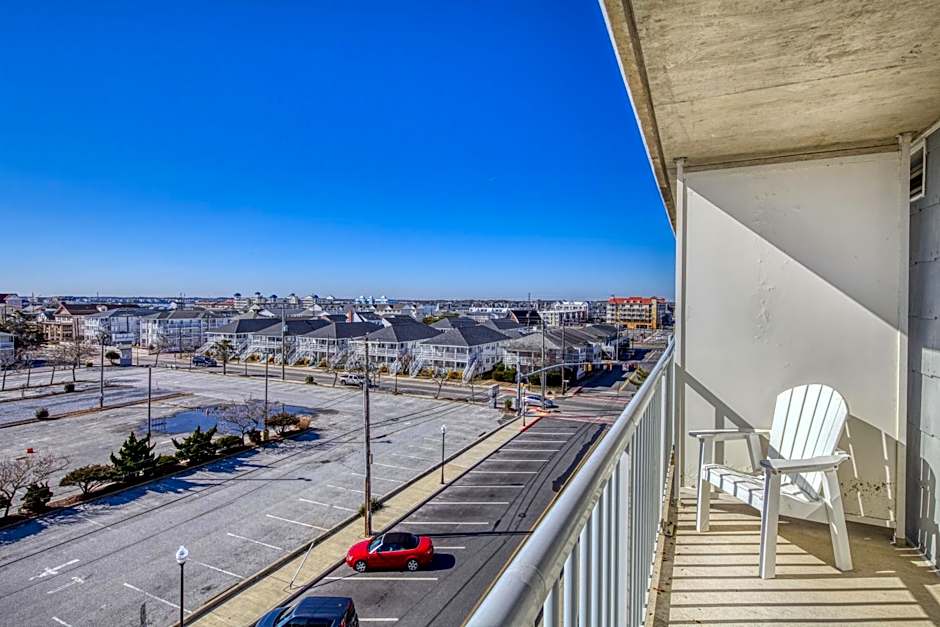Commander Hotel & Suites