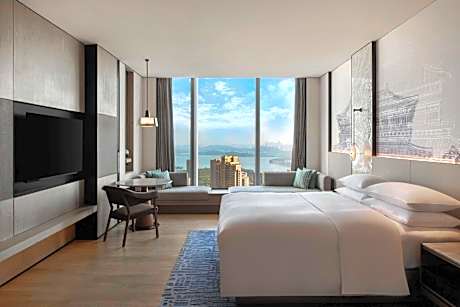 King Room with Eastlake View