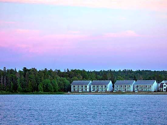 Clearwater Lakeshore Motel