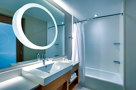 Suite, Multiple Beds (2 Queen Beds and 1 Double Sofa Bed)