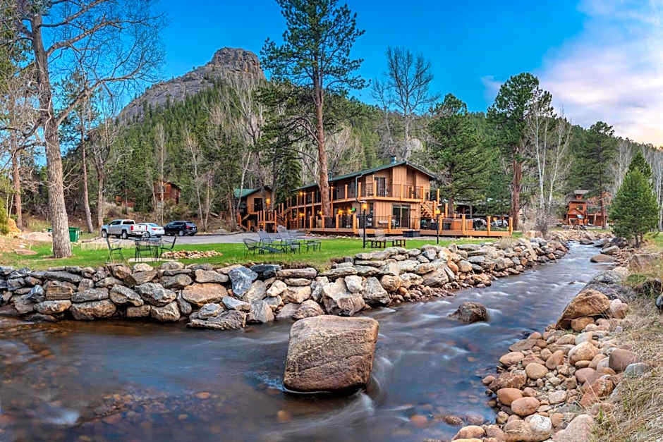 4 Seasons Inn on Fall River