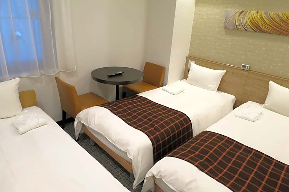 Photo 1 of 4 of 2 Beds with Extra Bed, Smoking