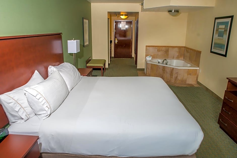 Holiday Inn Express & Suites Cocoa by IHG
