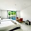Crest72 Hotel