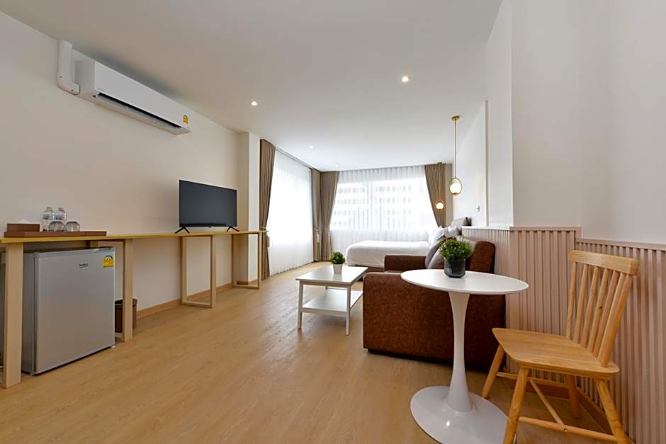 Ratchathewi Hyde Away