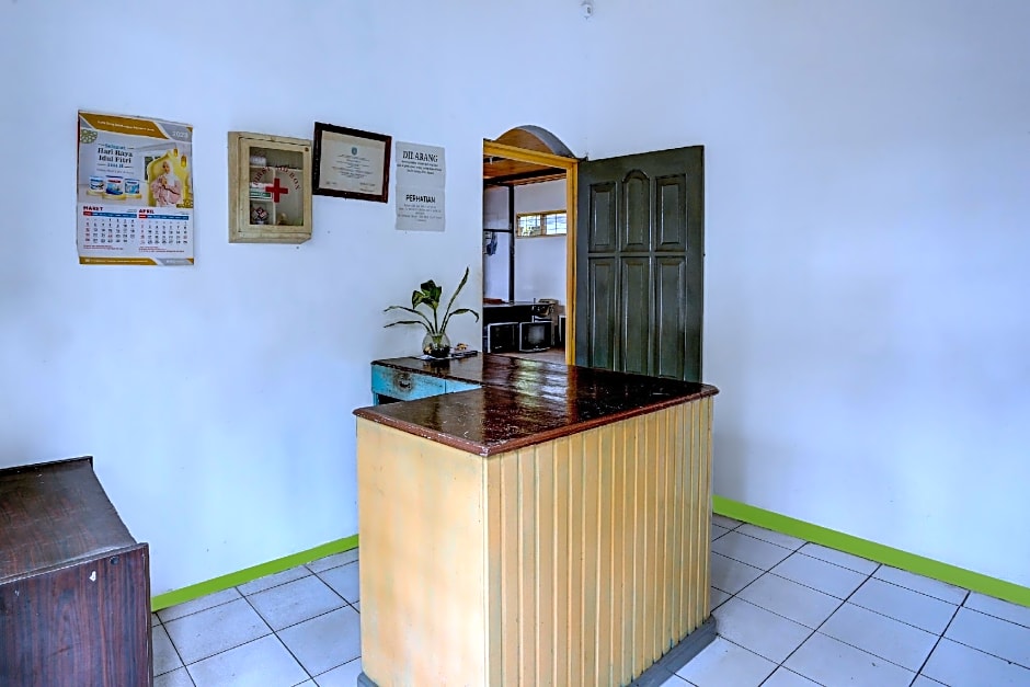 SPOT ON 92446 Penginapan Aina Syariah