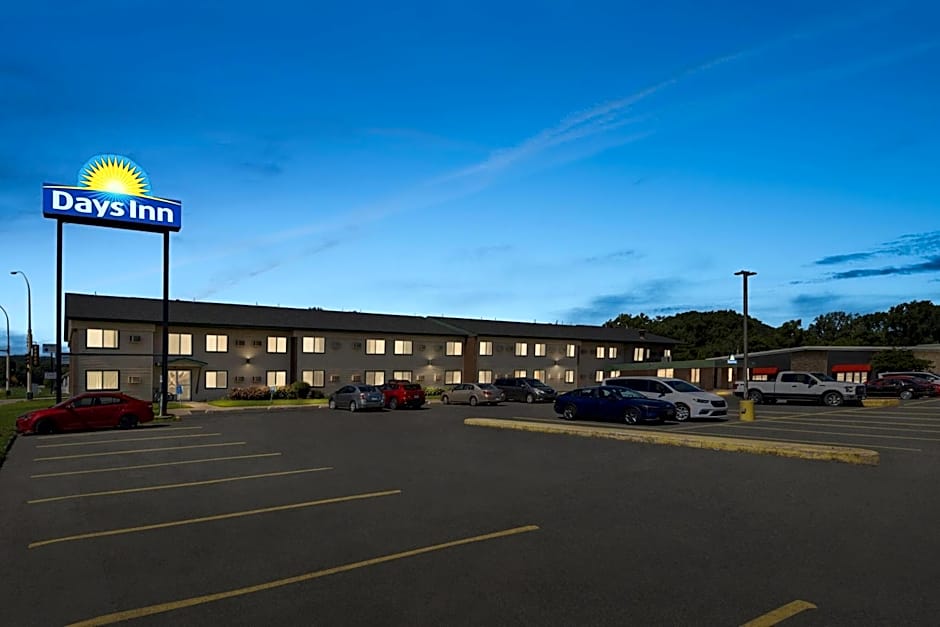 Days Inn by Wyndham Winona