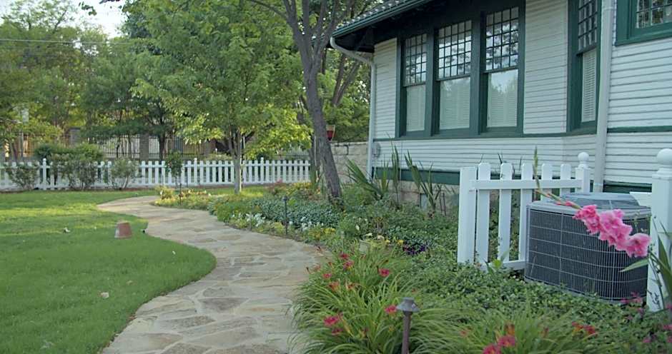 Granbury Gardens Bed and Breakfast