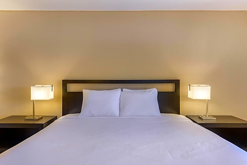 The Prime Suites, Vallejo - Napa Valley and Six Flags Discovery Kingdom