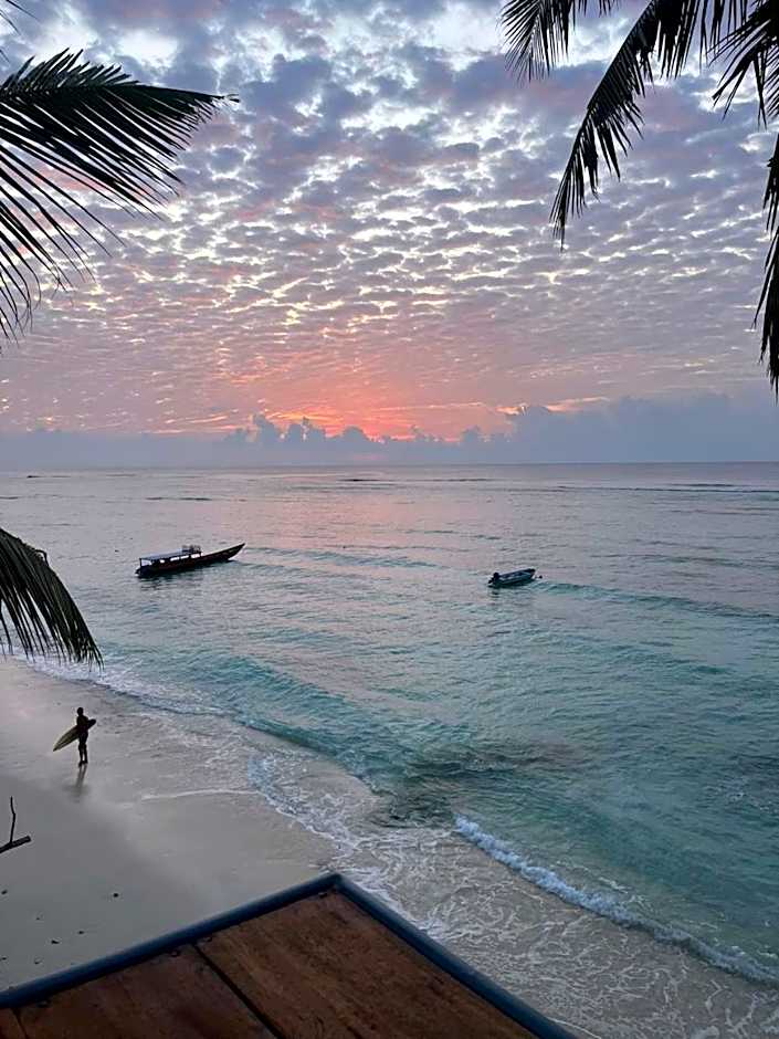Sunset Surfing Villas Mentawai