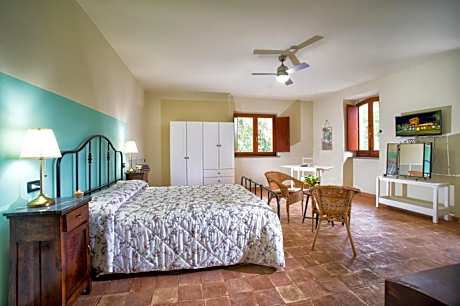 Triple Room with Garden View