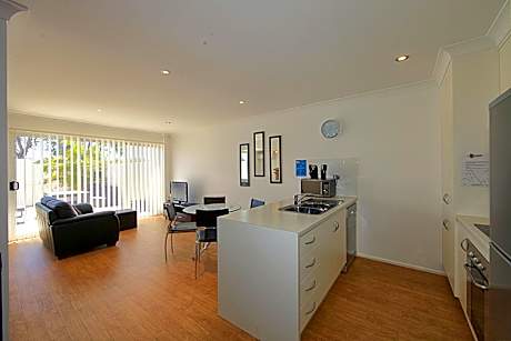 3 Bedroom Apartment - Overnight