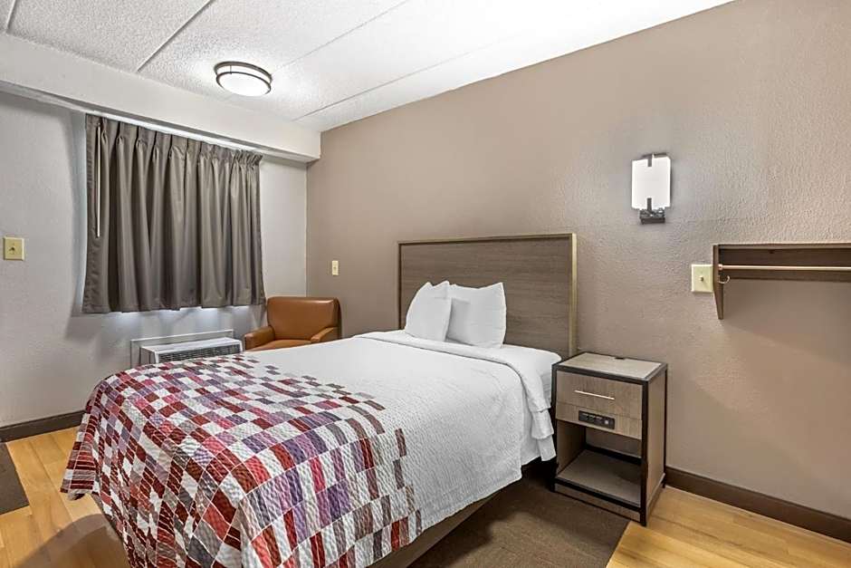 Red Roof Inn Tinton Falls - Jersey Shore