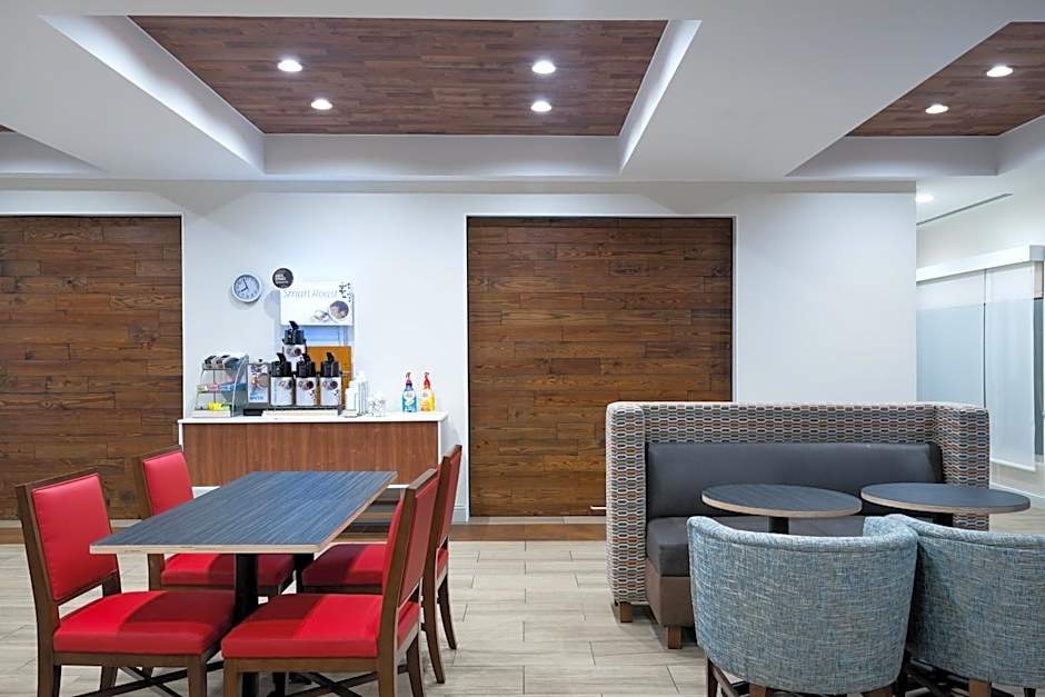 Holiday Inn Express Hotel & Suites Florence Civic Center By IHG