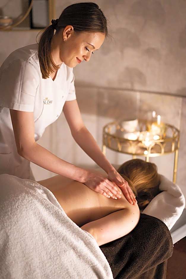 Hostel Night o'clock