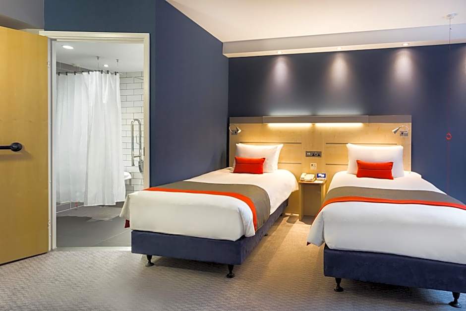 Holiday Inn Express London - Watford Junction By IHG