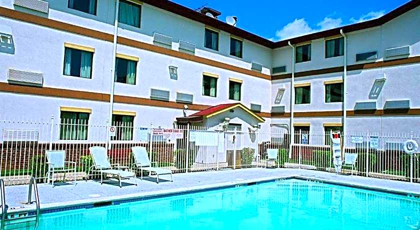 Americas Best Value Inn St. Louis South