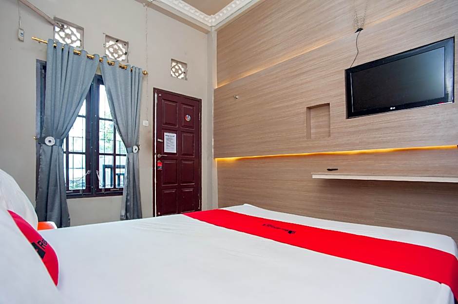 Adelia Residence by RedDoorz – Palembang, GA