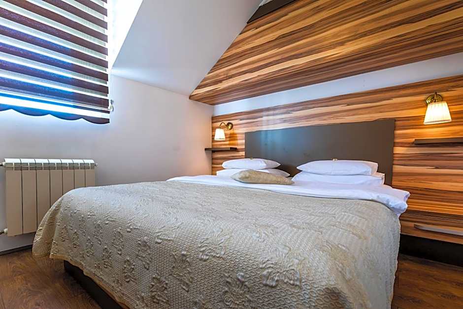 Garni Hotel Royal Crown