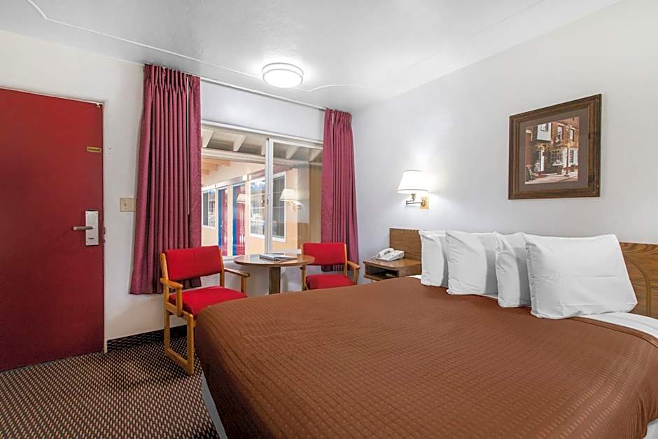 Eureka Town House Motel - Historic Old Town