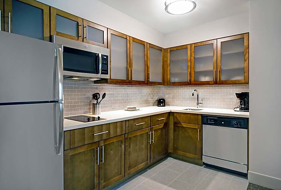 Staybridge Suites Sterling Heights - Detroit by IHG