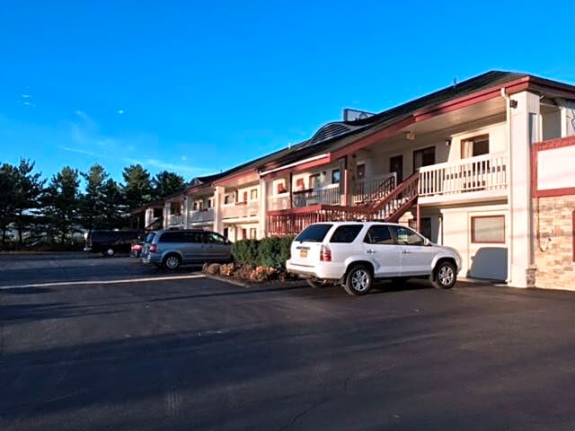 Days Inn by Wyndham Queensbury/Lake George