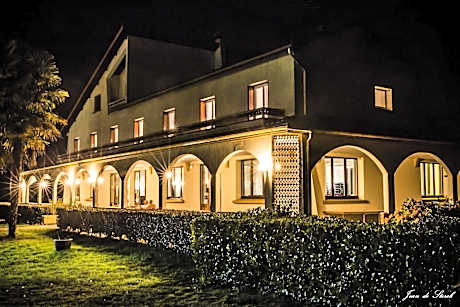 Logis Hotel Le pont d'Arcole