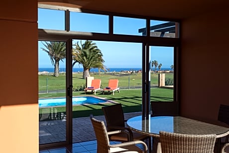 Villas Caleta Beach & Golf
