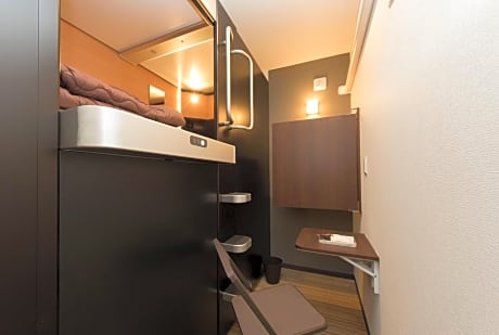 Capsule Room for Female