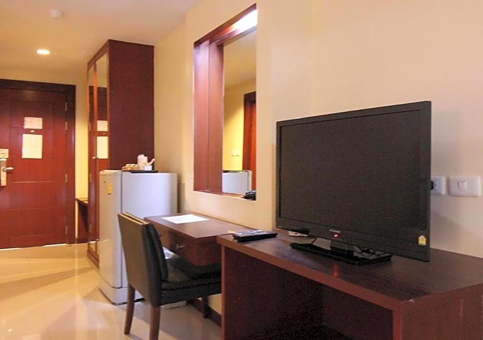 Convenient Grand Plus Hotel Suvarnabhumi