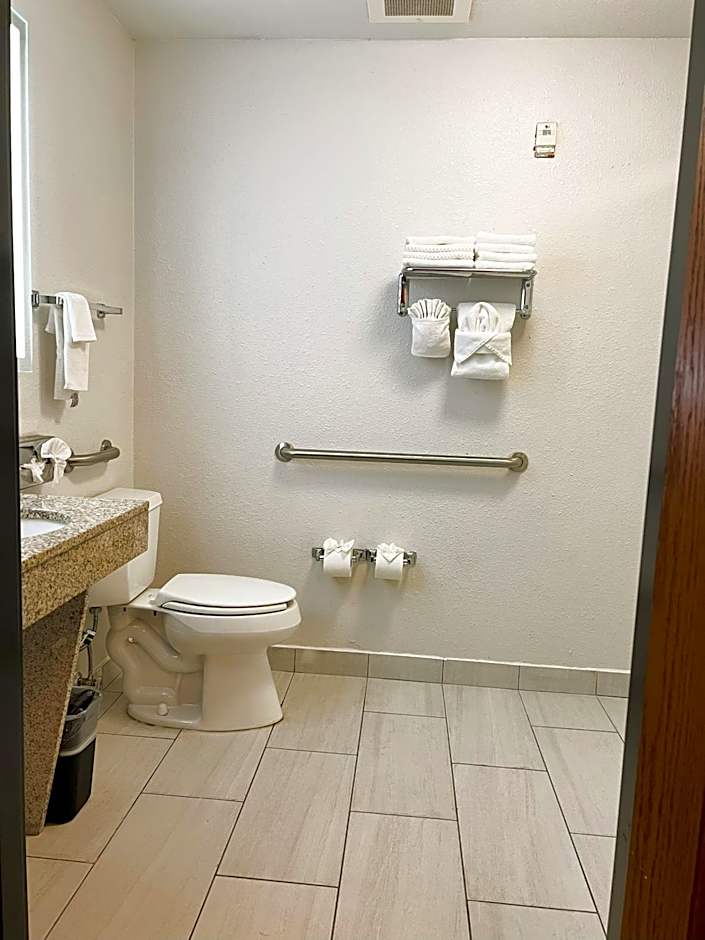 Comfort Inn & Suites Sheboygan I-43