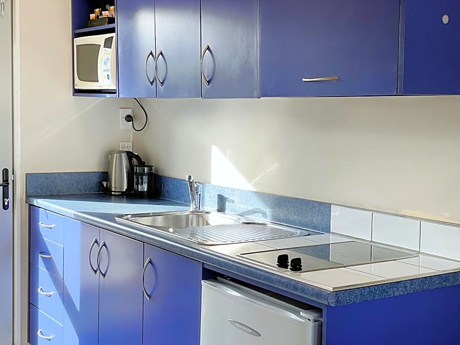 Anchorage Motel Apartments