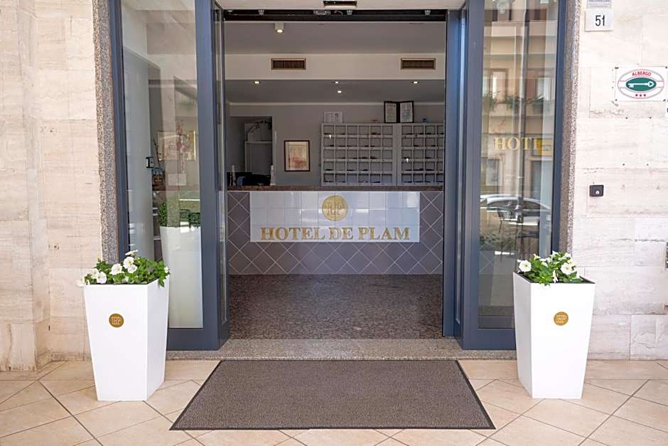 Hotel De Plam