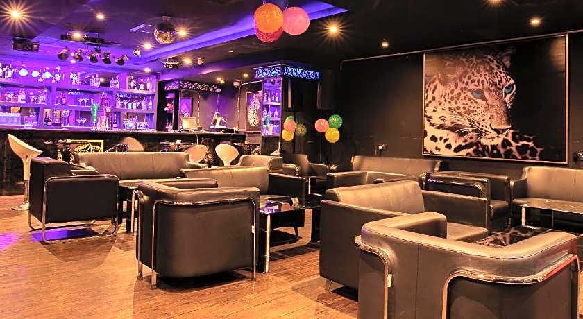 Al Mansour Plaza Hotel