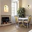 Very charming studio apartment on port in Cannes a short walk to Palais with Aircon and internet 411