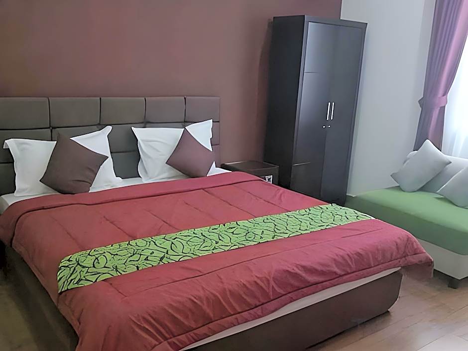 Charaka Hotel