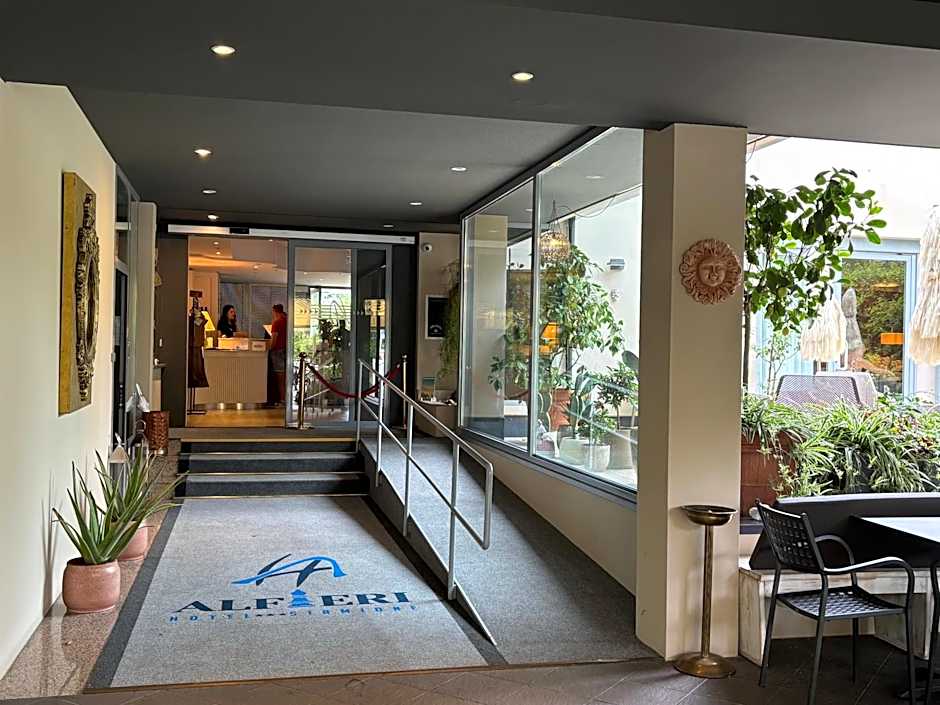 Hotel Alfieri by International