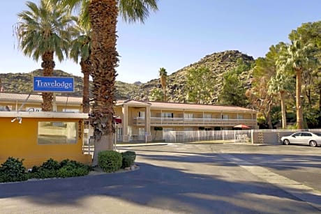Travelodge by Wyndham Cathedral City