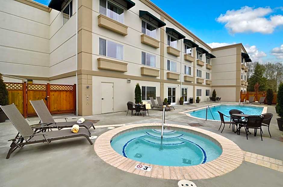 Best Western Plus Edmonds Harbor Inn